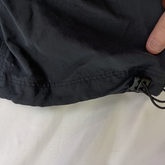 Columbia Black Cropped Utility Pants (#1,372) - Picture 5 of 10